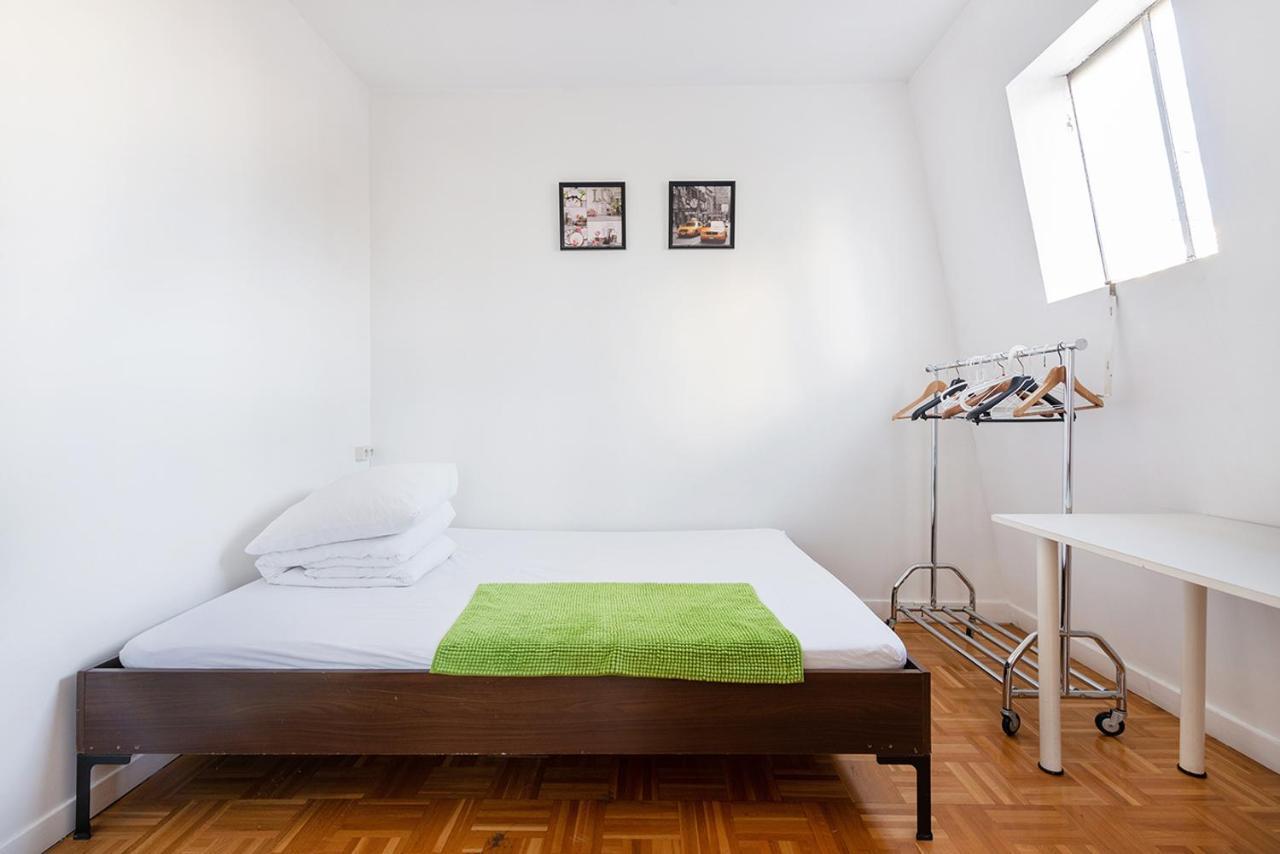 Cameleon Paris Guesthouse Pantin Exteriér fotografie
